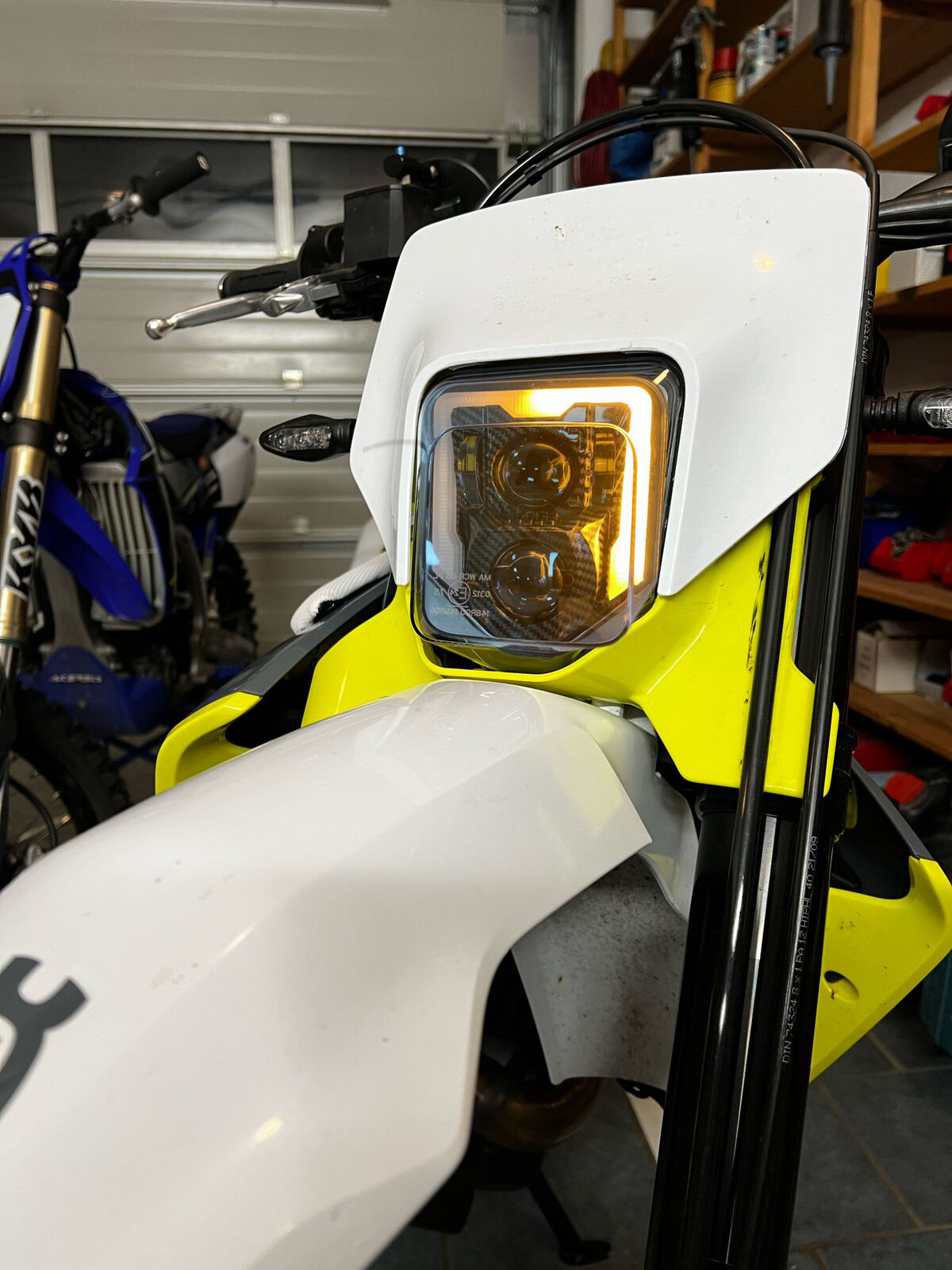 Carbon Fiber LED Headlight with Amber Turn Signal Light for Husqvarna TE 150 250 300 FE 250 350 450 501S 701 Supermotor Enduro