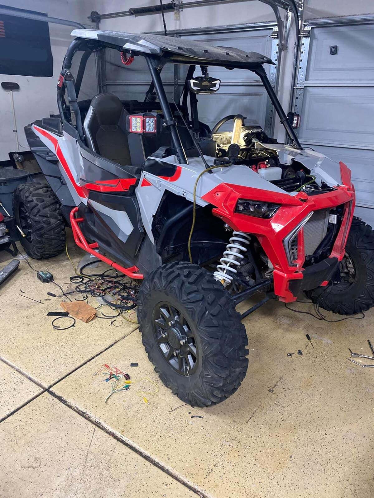 A pair ATV LED Headlight Assembly with Hi-Lo Beam DRL Turn Signal for Polaris RZR 900s Razor 1000 XP Turbo 2014-2020