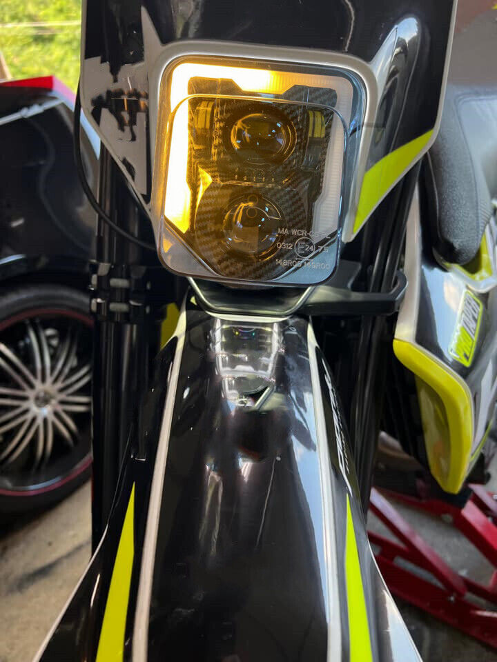 Carbon Fiber LED Headlight with Amber Turn Signal Light for Husqvarna TE 150 250 300 FE 250 350 450 501S 701 Supermotor Enduro